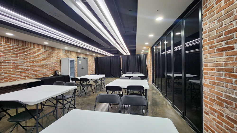 명화라이브홀 지하 1층 스태프 식사 공간