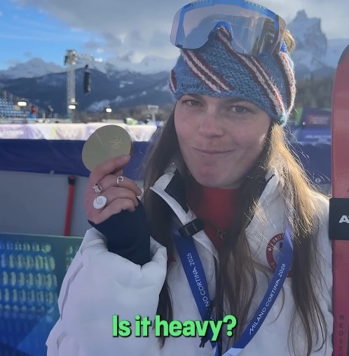 금메달 깨무는 이유