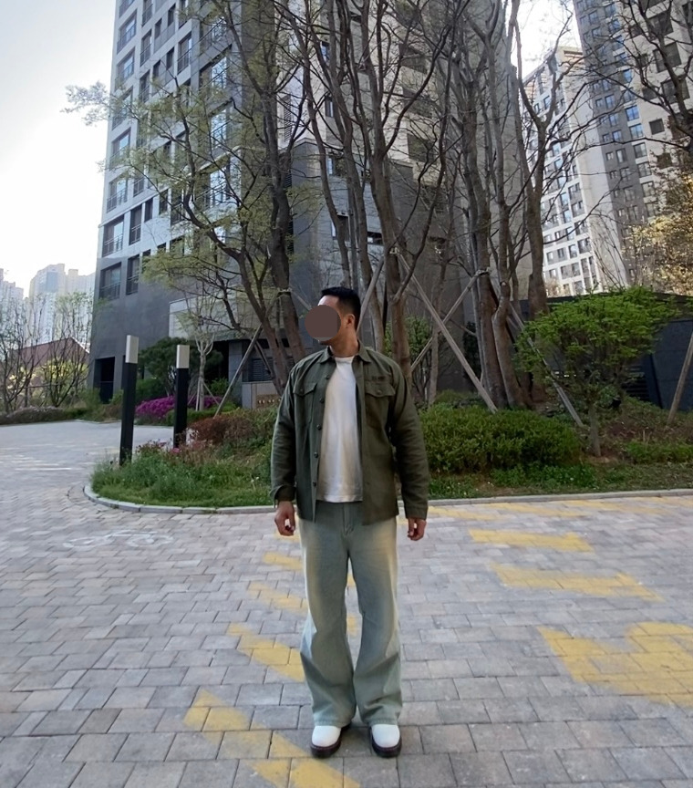 데일리룩('26. 4. 18.)브론슨 논스탁 OG-107 재킷, 무신사스탠다드 슬리브 티셔츠, 에러스익셉티드 와이드 연청 데님 팬츠 연청바지, 닥터마틴 1461 3홀 스무스 화이트