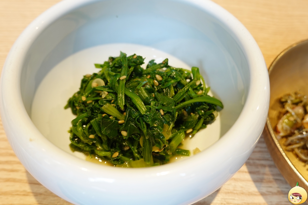 삶은 미나리무침인 듯