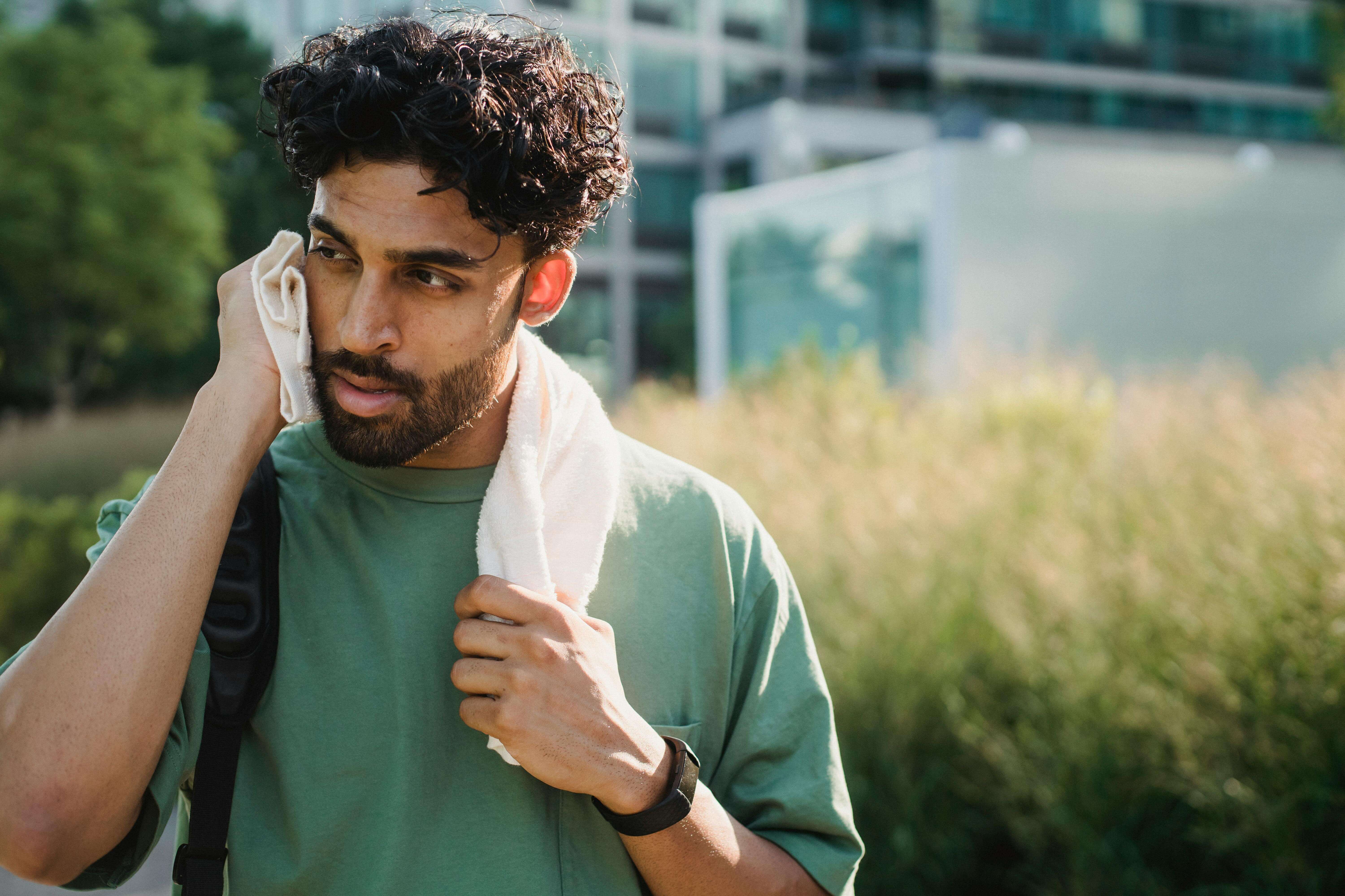 어지럽고 속이 울렁? 더위 먹었을 때 증상일 수 있습니다