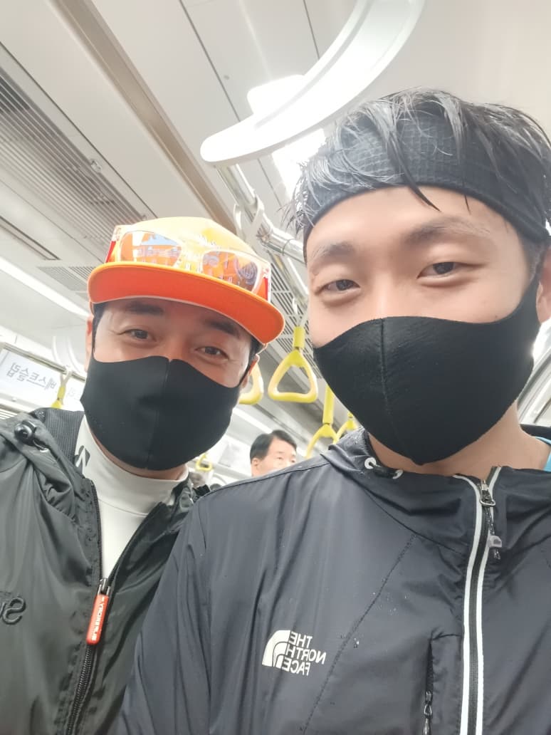 풀코스 마치고 지하철에서 배동성님과 함께