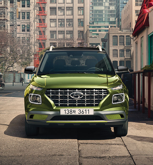 2024년형 현대 베뉴 전면 그릴 및 헤드라이트 사진