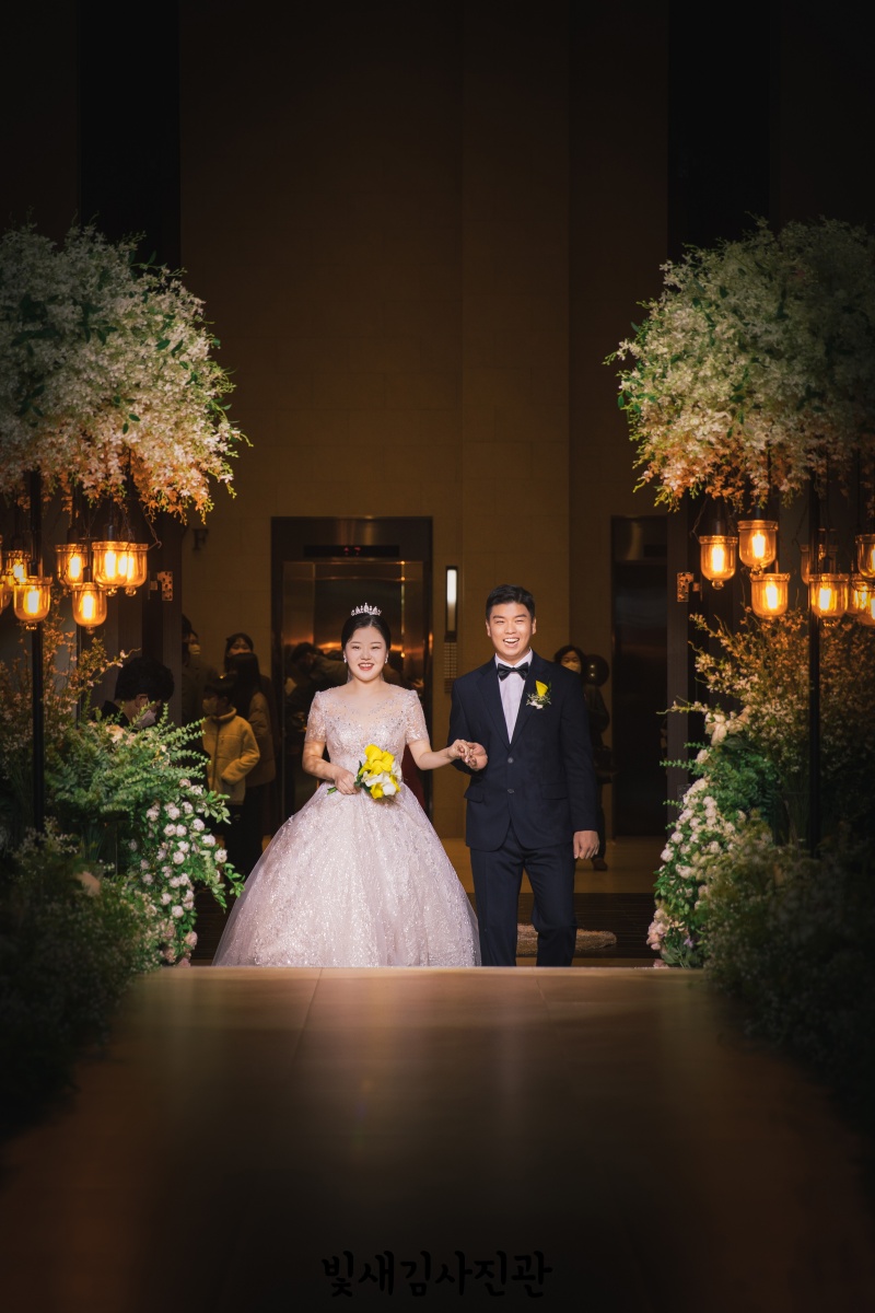 위더스 영등포 본식스냅 펠리체홀 신랑신부 동시입장 1
