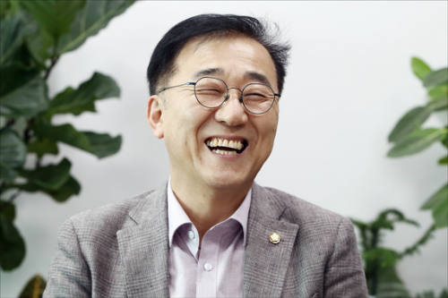 김윤덕 국회의원 프로필과 정치 입문 배경