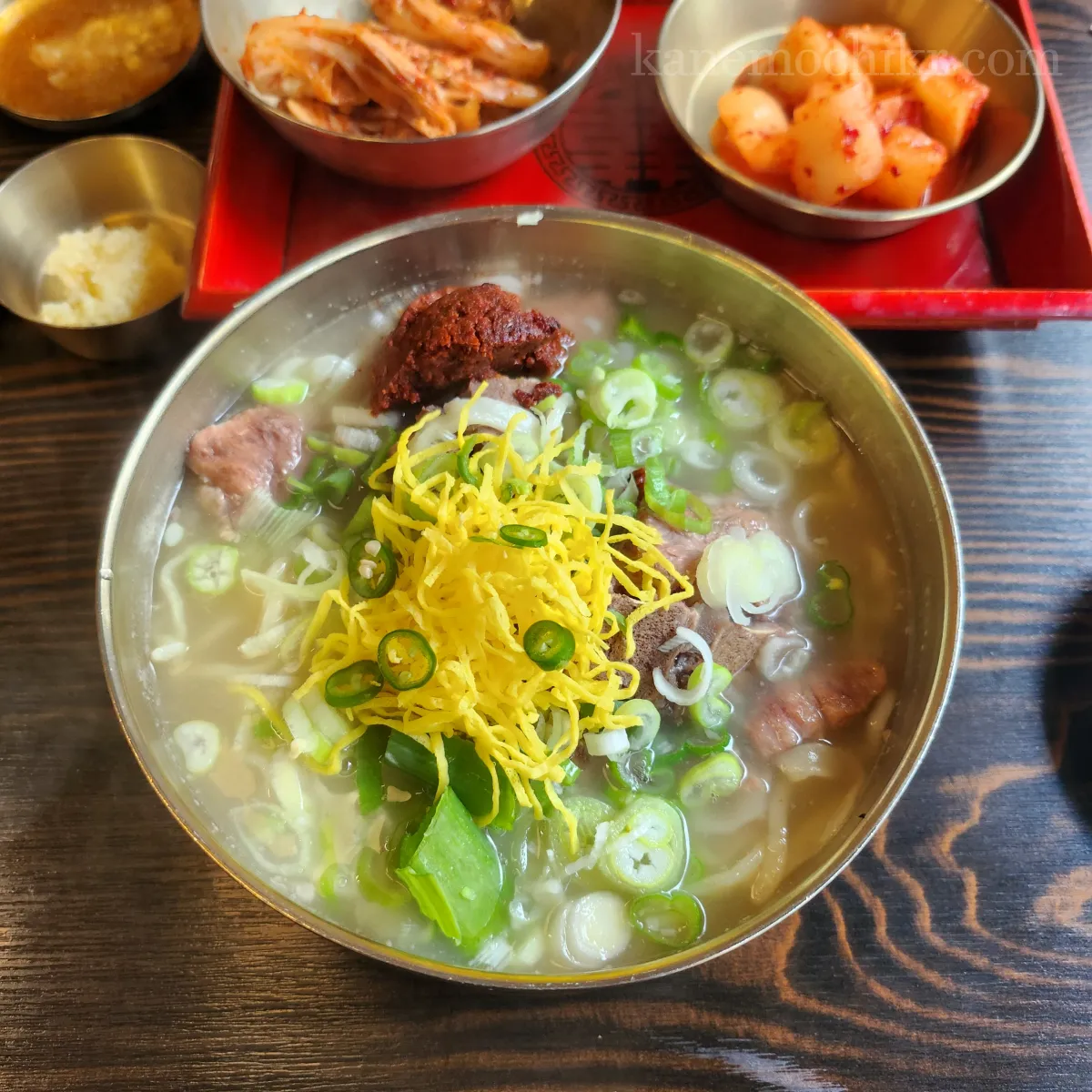 평이담백-성수점-얼큰뼈칼국수