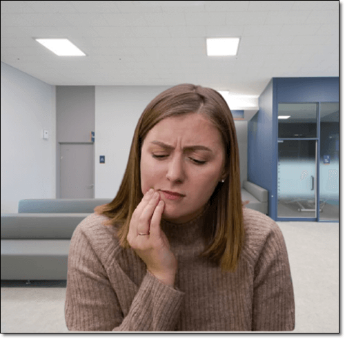 치통이 있는 여성