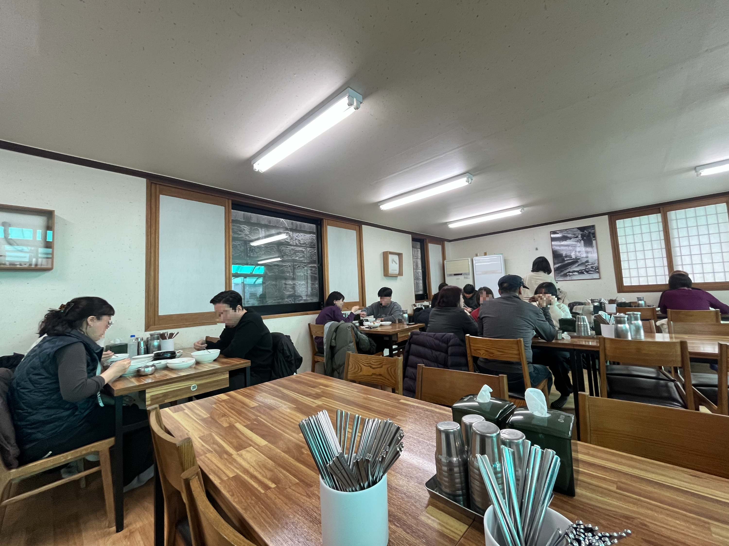 강원도 속초 순두부맛집 김영애할머니 식당 내부 모습
