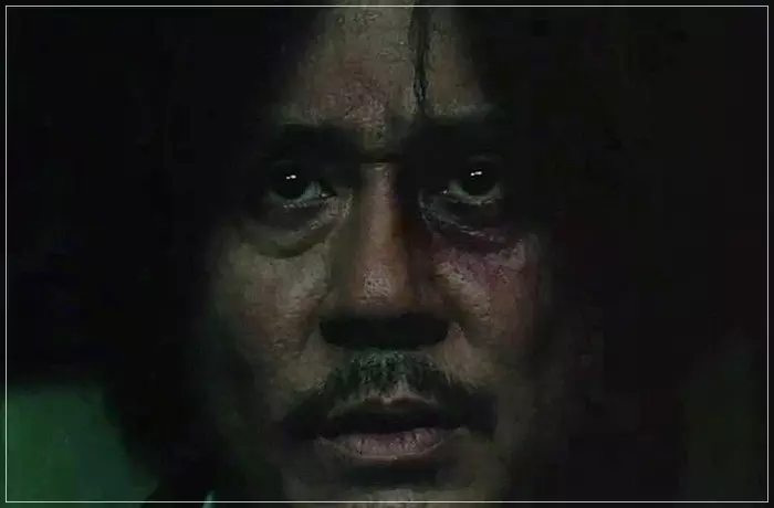 영화-올드보이-심각한-표정의-오대수