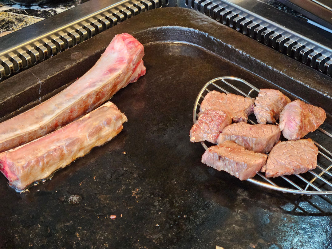 삼돌박이 수라육간 고기