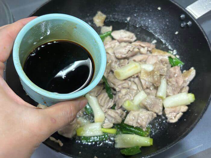 간장양념 넣는 사진