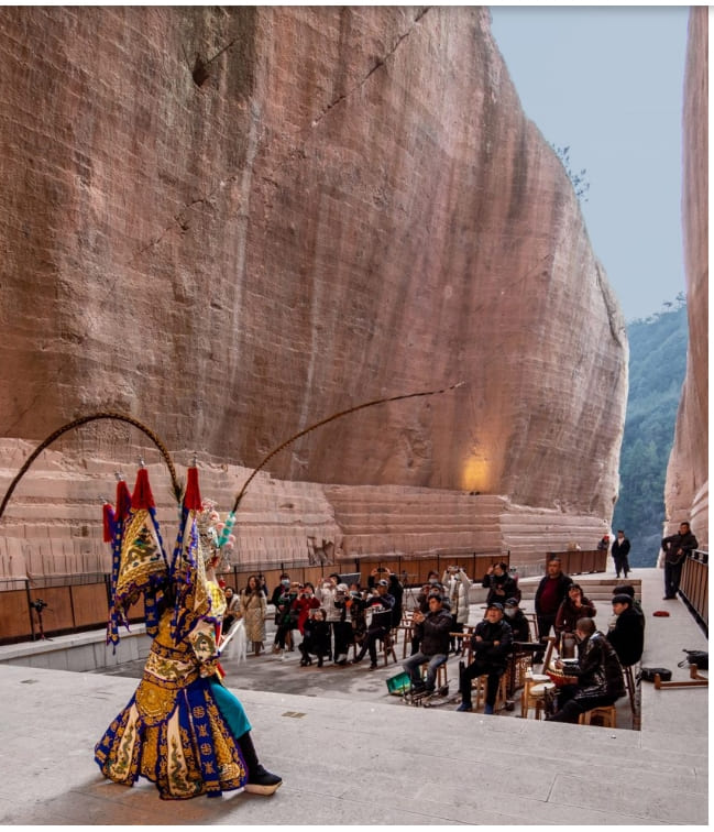 중국 채석장을 문화공간으로 탈바꿈시킨 설계와 건축 DnA_Design and Architecture transforms Chinese quarries into cultural spaces