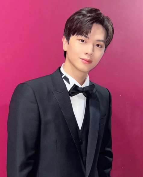 가수 겸 배우 육성재 키 나이 몸무게 혈액형 소속사 영화 드라마 MBTI