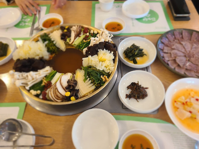 충북 제천 약초밥상 '대보명가' 본점