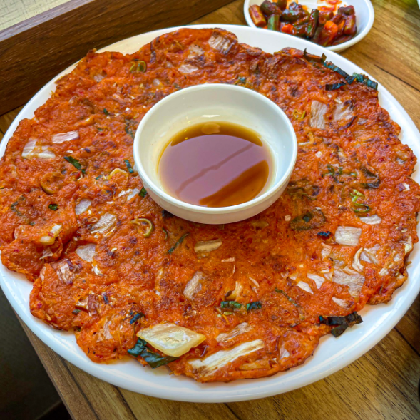 생방송투데이 닭볶음탕 한방삼계탕 들깨삼계탕 흑임자삼계탕 감자채전 외국인의밥상 서울 용산구 용산삼계탕