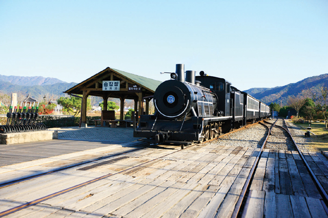 곡성역 – 섬진강 기차마을