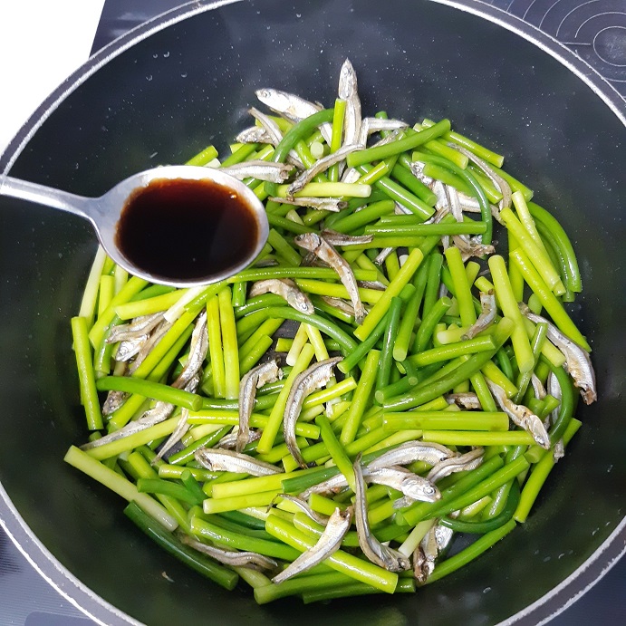마늘종-멸치볶음-만들기