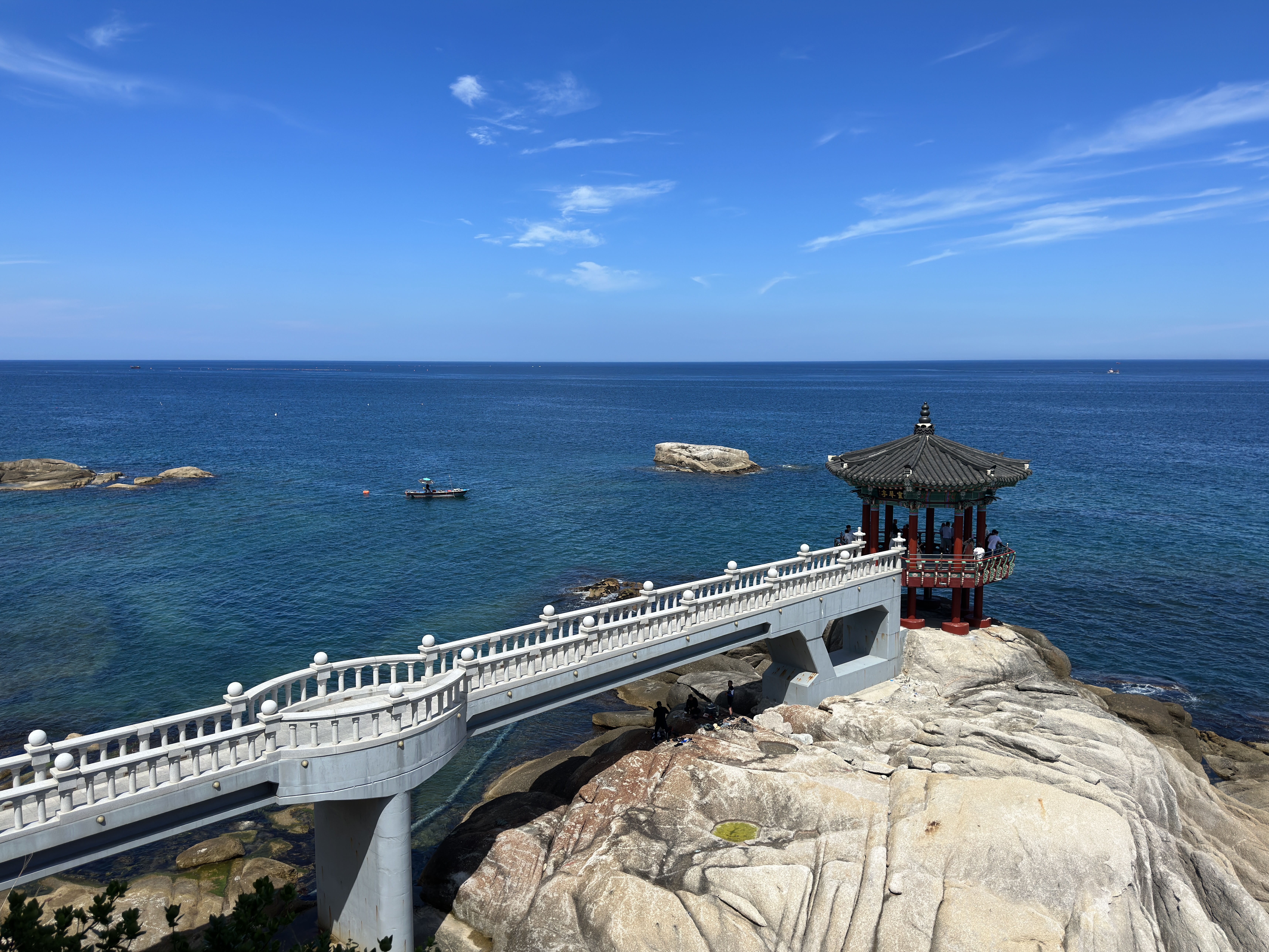 영금정에서 바라본 영금정 해돋이 정자