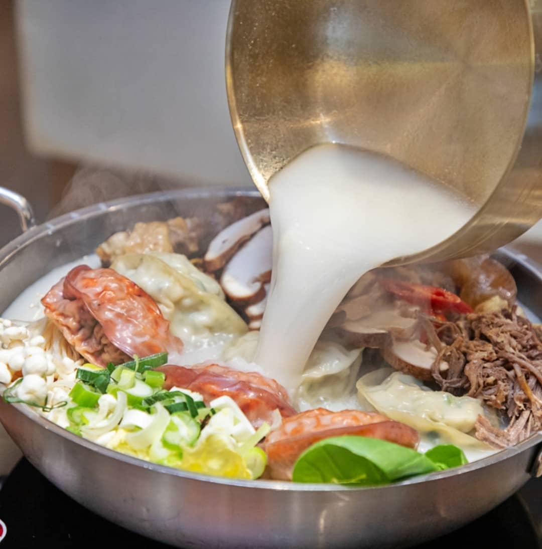 정초손만두 사골