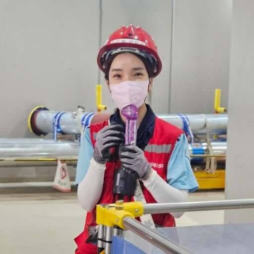 김동성 인민정, 전부인, 연금 박탈