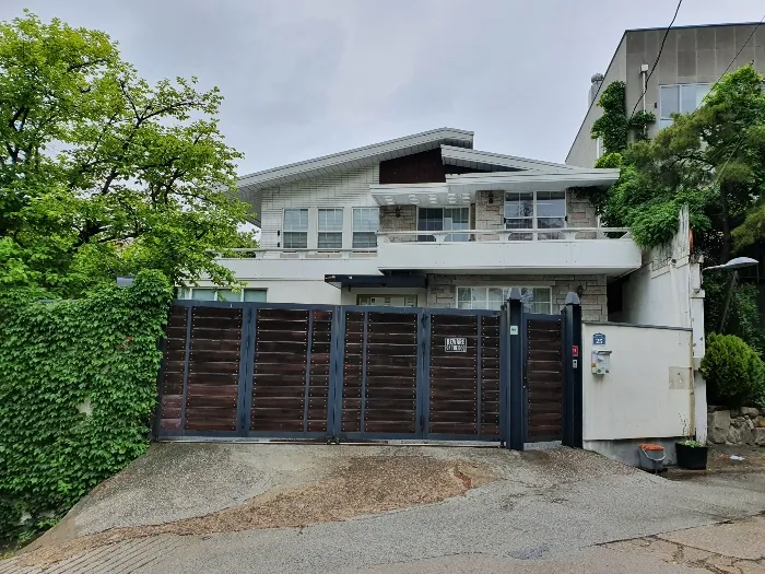 박나래 단독주택 경매 한남동 자택 서울서부 2020 타경 52411 (임의)