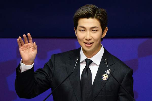 BTS RM 일본 시부야 길거리 흡연 및 꽁초 투기 논란 총정리: 주간문춘 보도 내용과 팬들의 엇갈린 반응