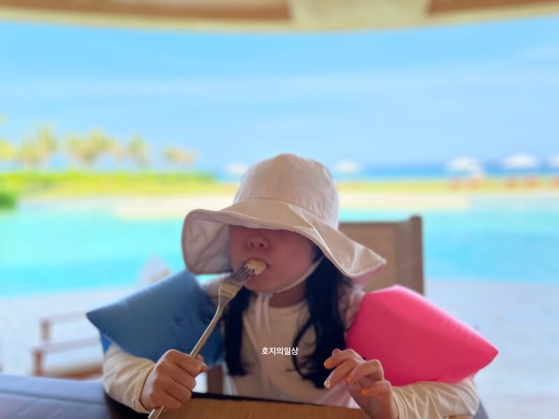 나트랑 아나만다라 올인클루시브 수영장뷰 티타임