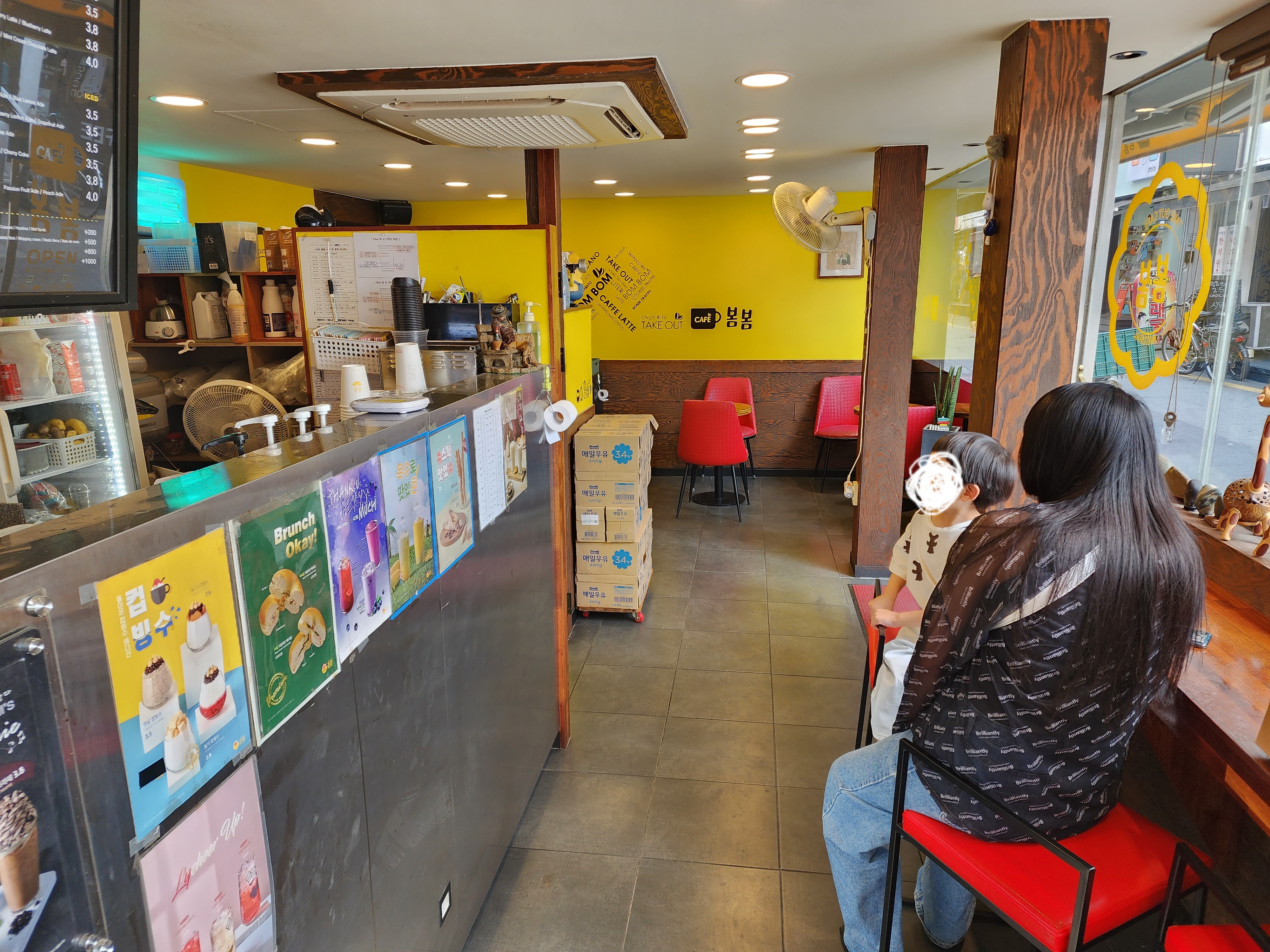 카페 봄봄 내부 모습