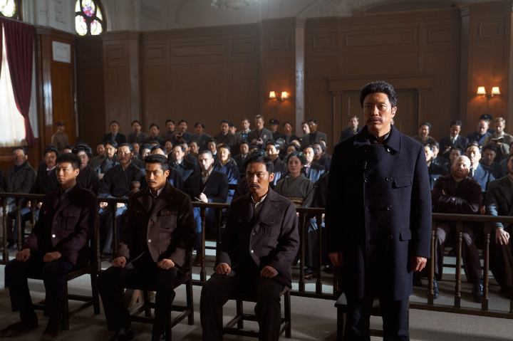 재판을받고있는안중근일행