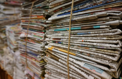 신문 밴딩: 아침을 준비하던 손들