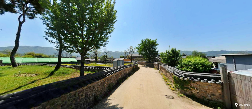 삼지내 마을 흙담길