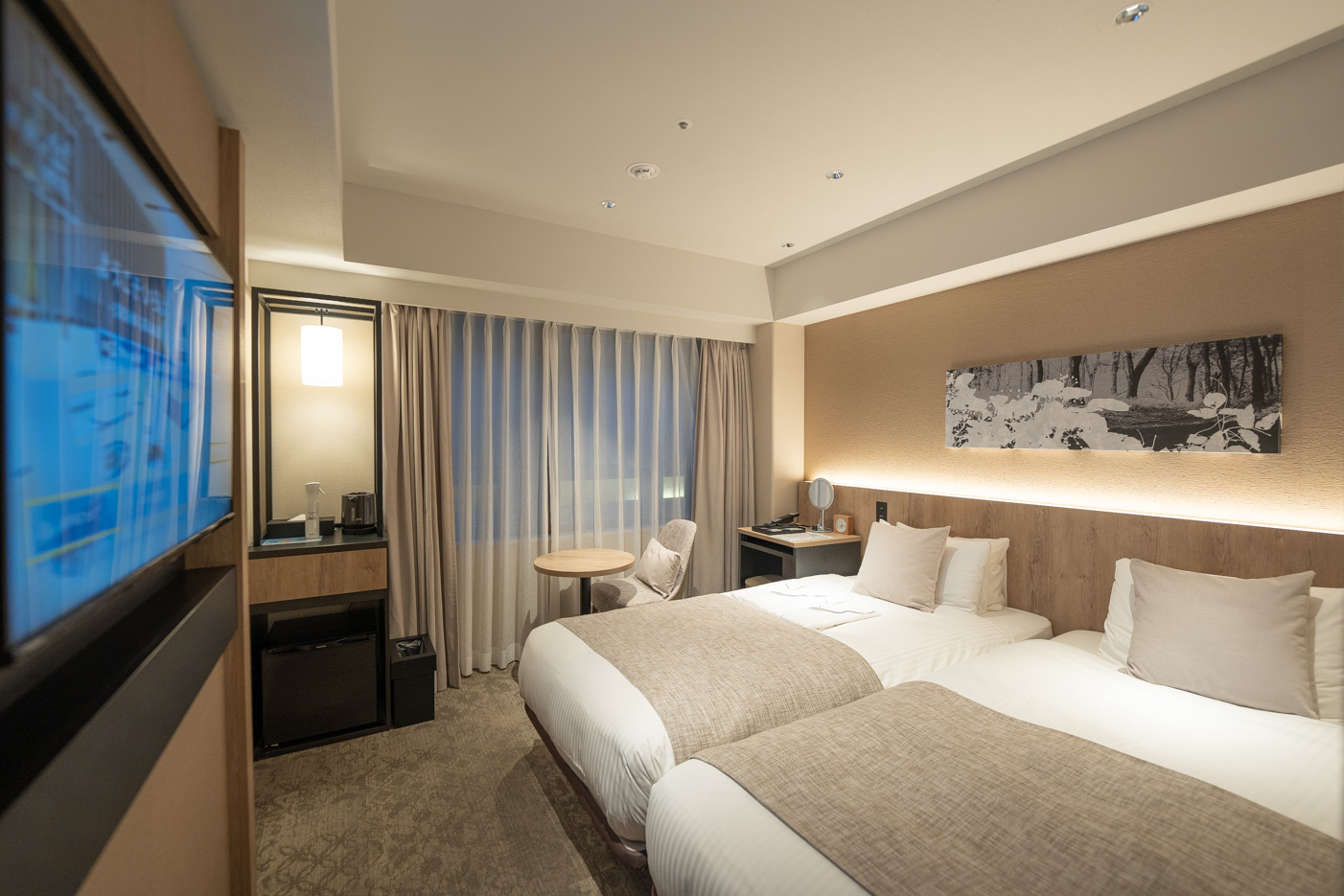 Original source photograph 23 for Osaka and Kansai Hotels: 36 Stay and Bathing Records, Plus 8 Official Introductions