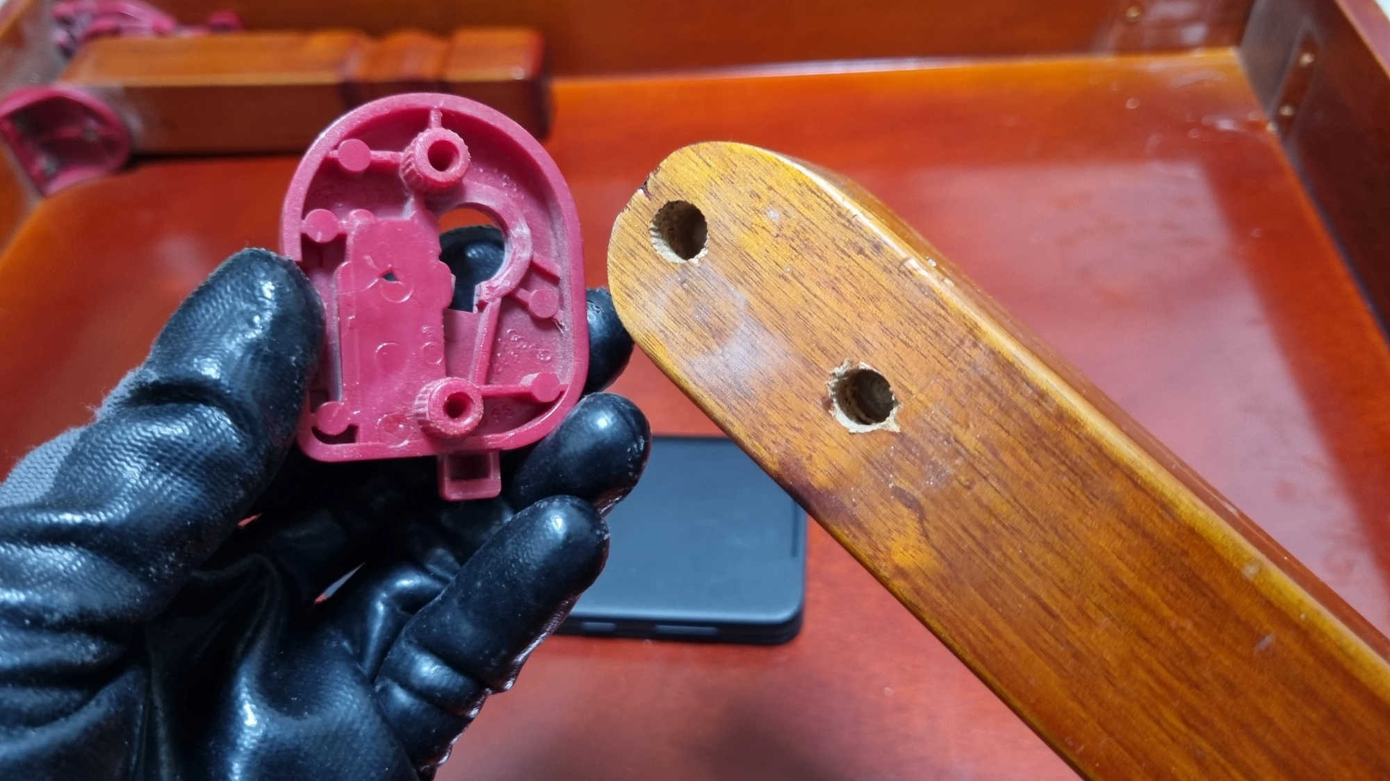 다리 연결 부품 뺀 모습