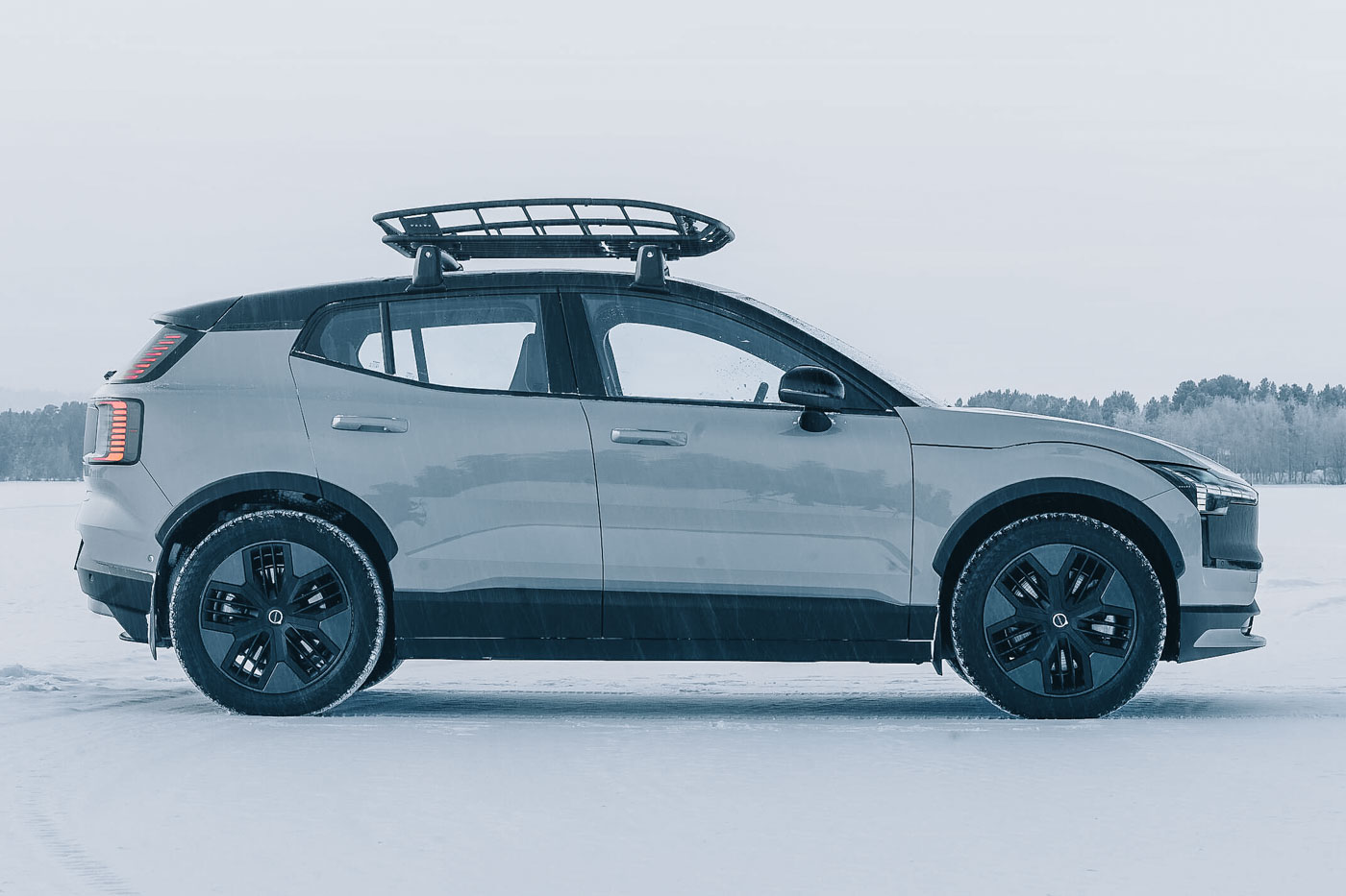 볼보 EX30 크로스 컨트리