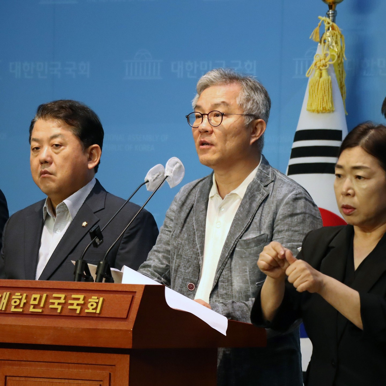 최강욱 국회의원 정치 경력