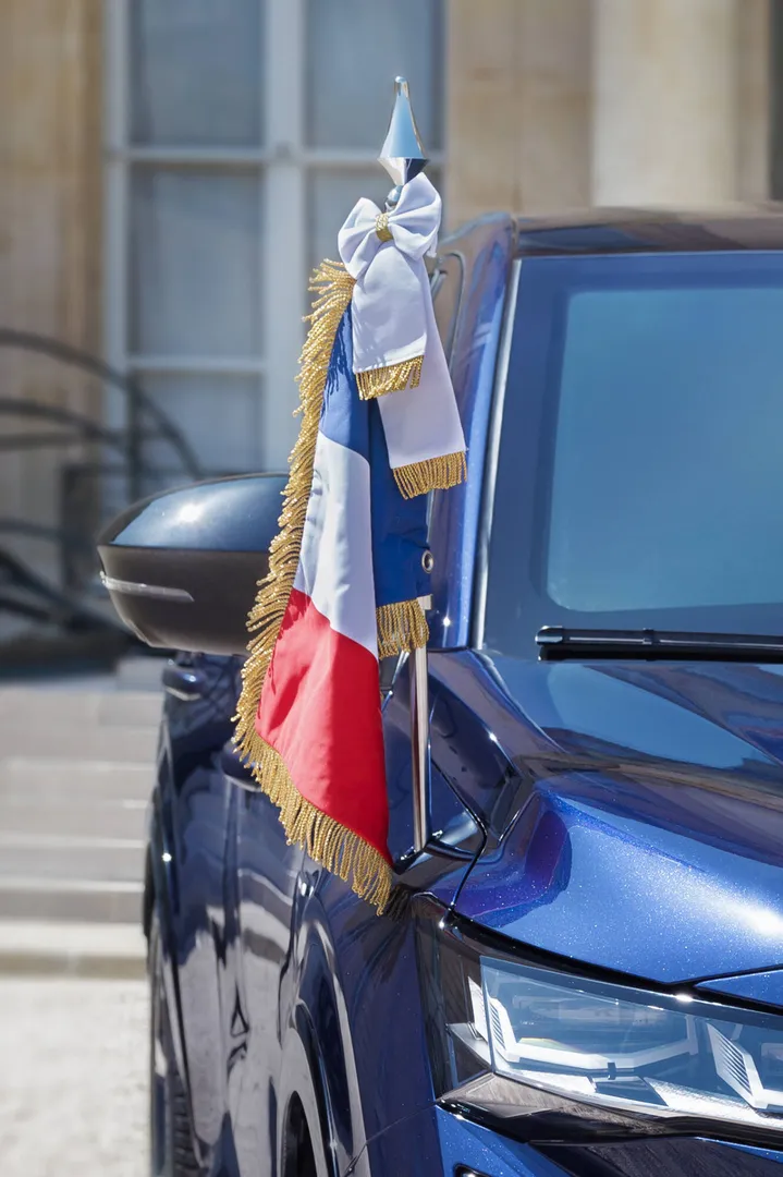 르노 라팔 프레지덴셜 차량 이미지