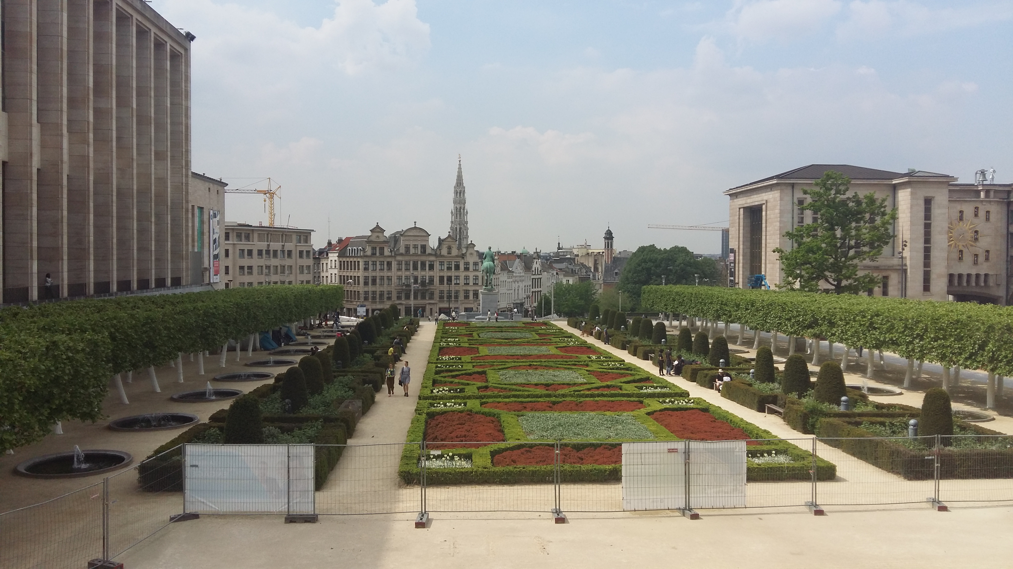 벨기에 브뤼셀 왕궁에서 바라본 공원