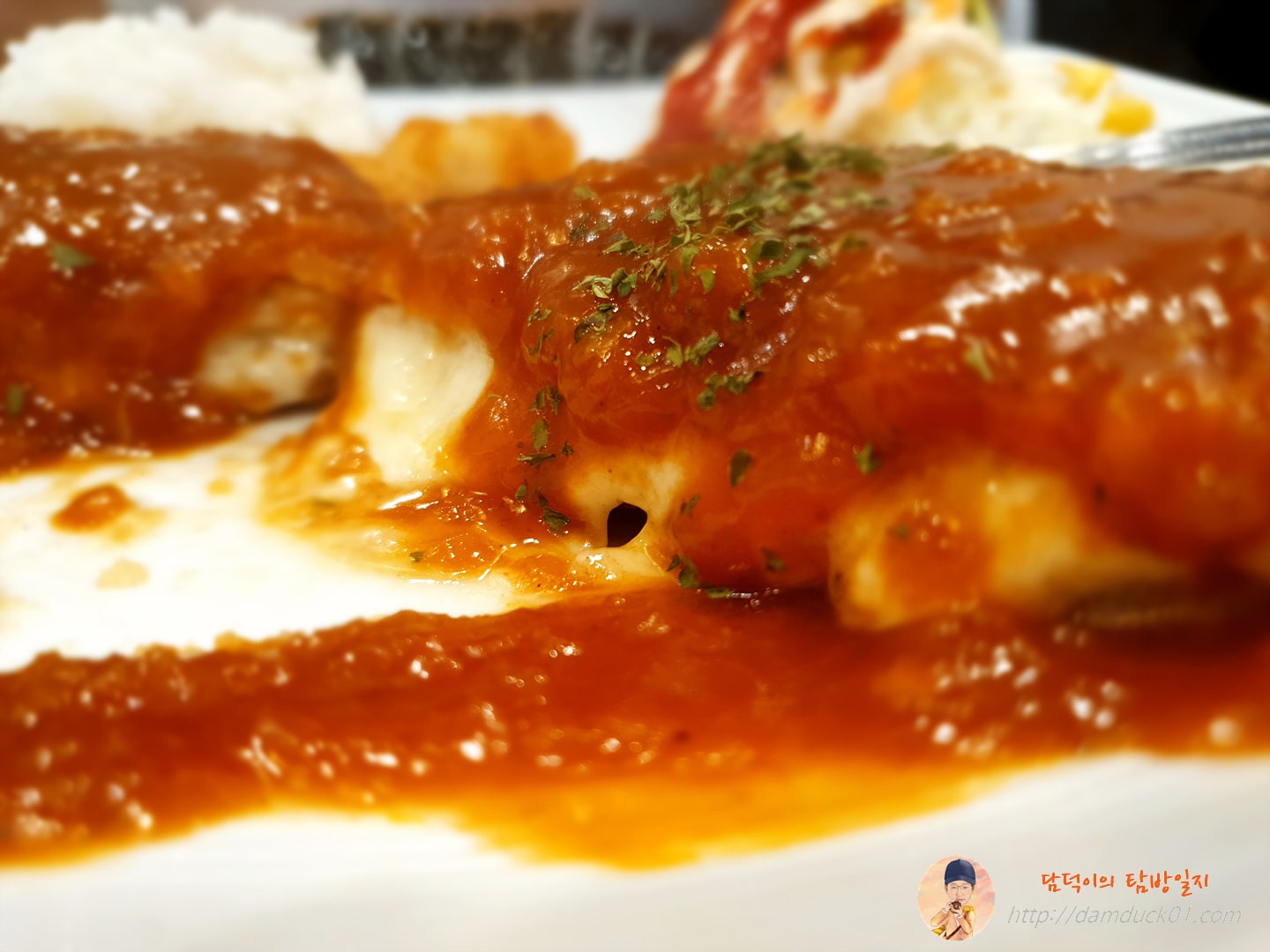 김솔솔김밥 치즈돈가스 단면