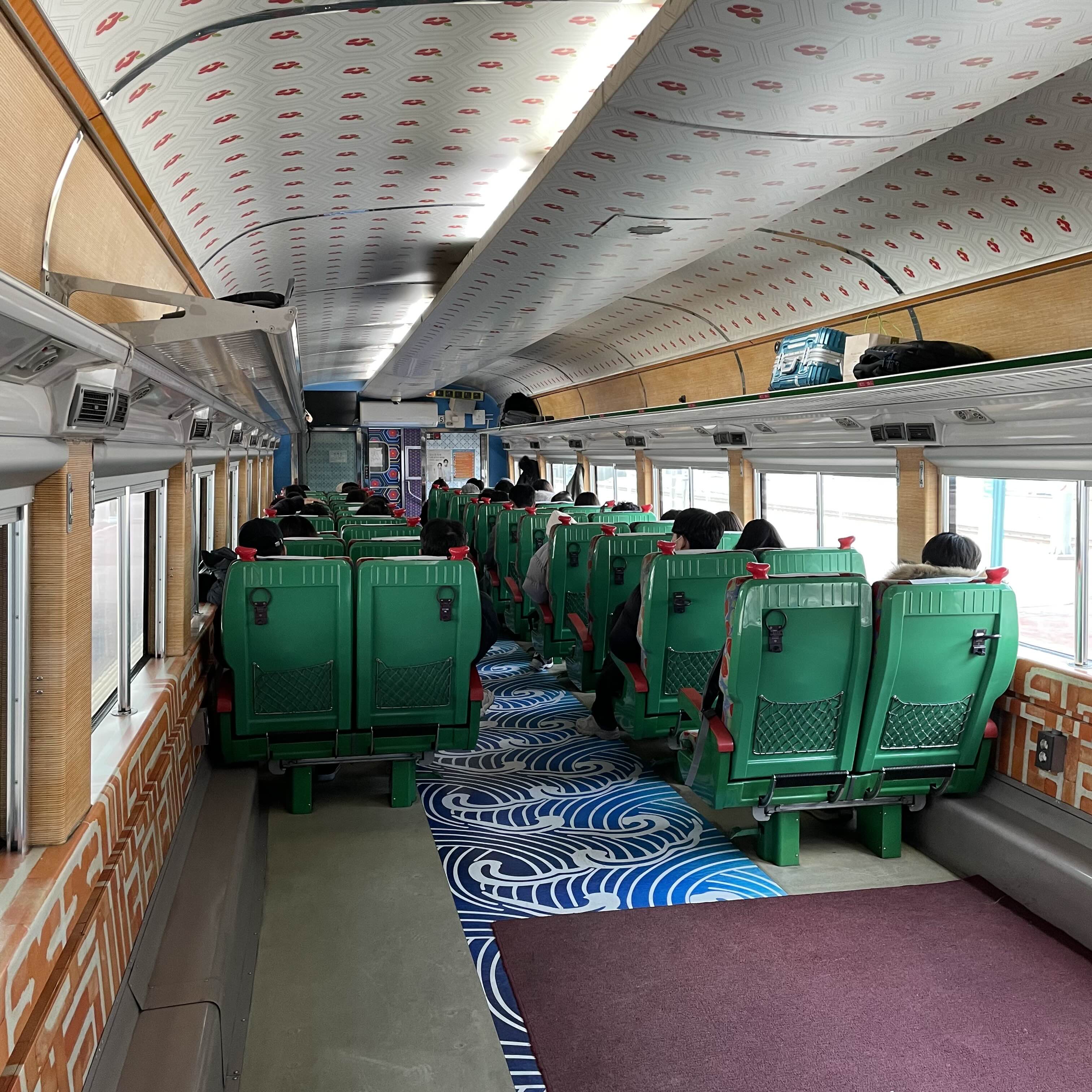 기차시간-ktx-srt-무궁화-기차내부