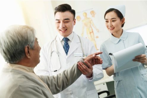 노인 해택에 관한 그림