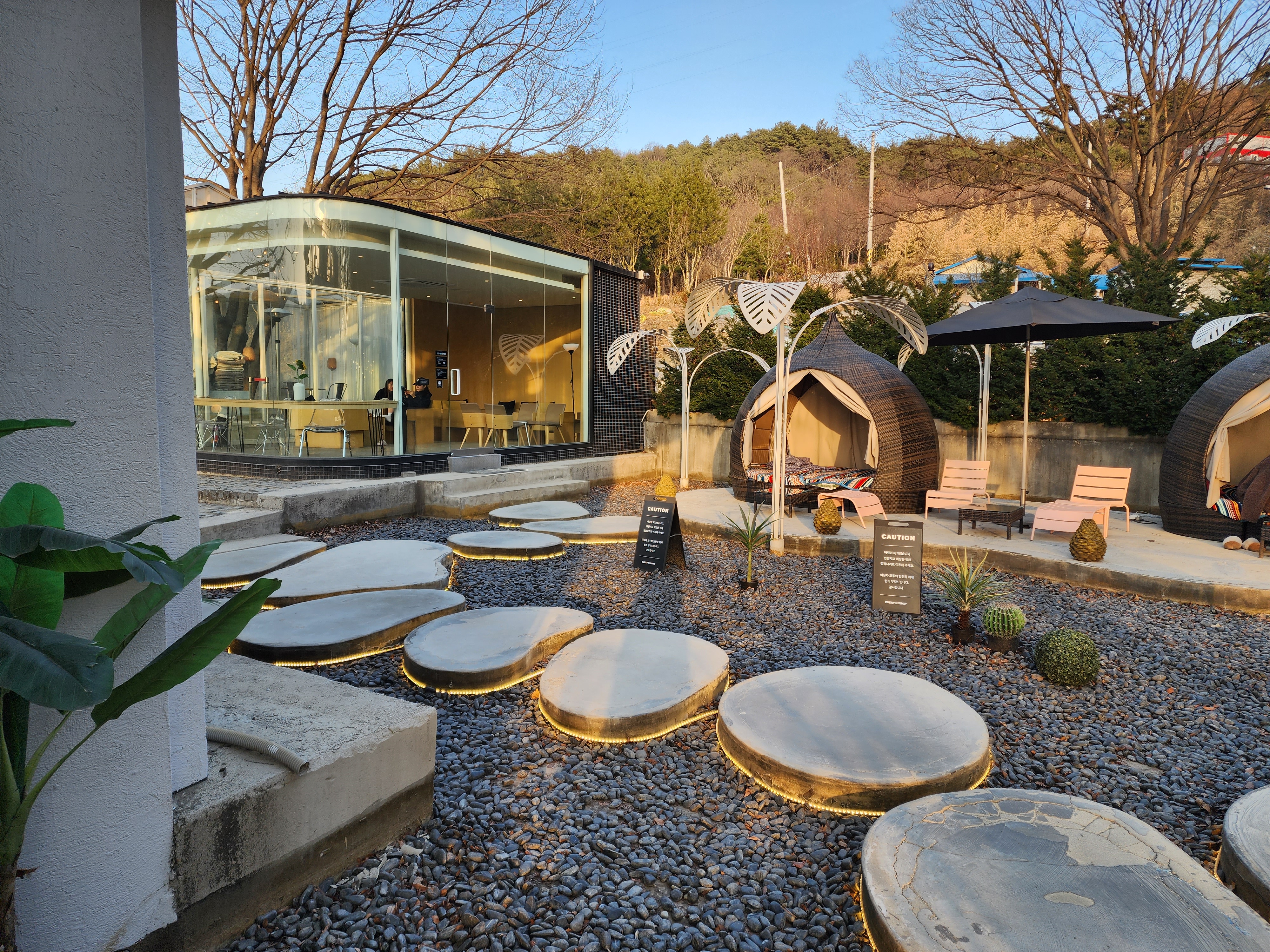 에브리선데이 카페 2층 야외석