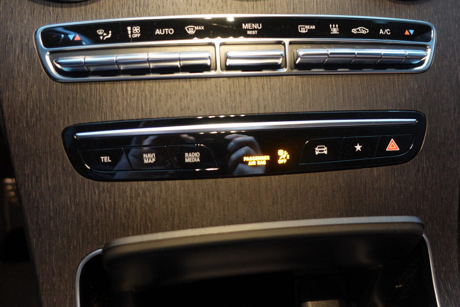 벤츠 GLC 300E 쿠페 실내디자인