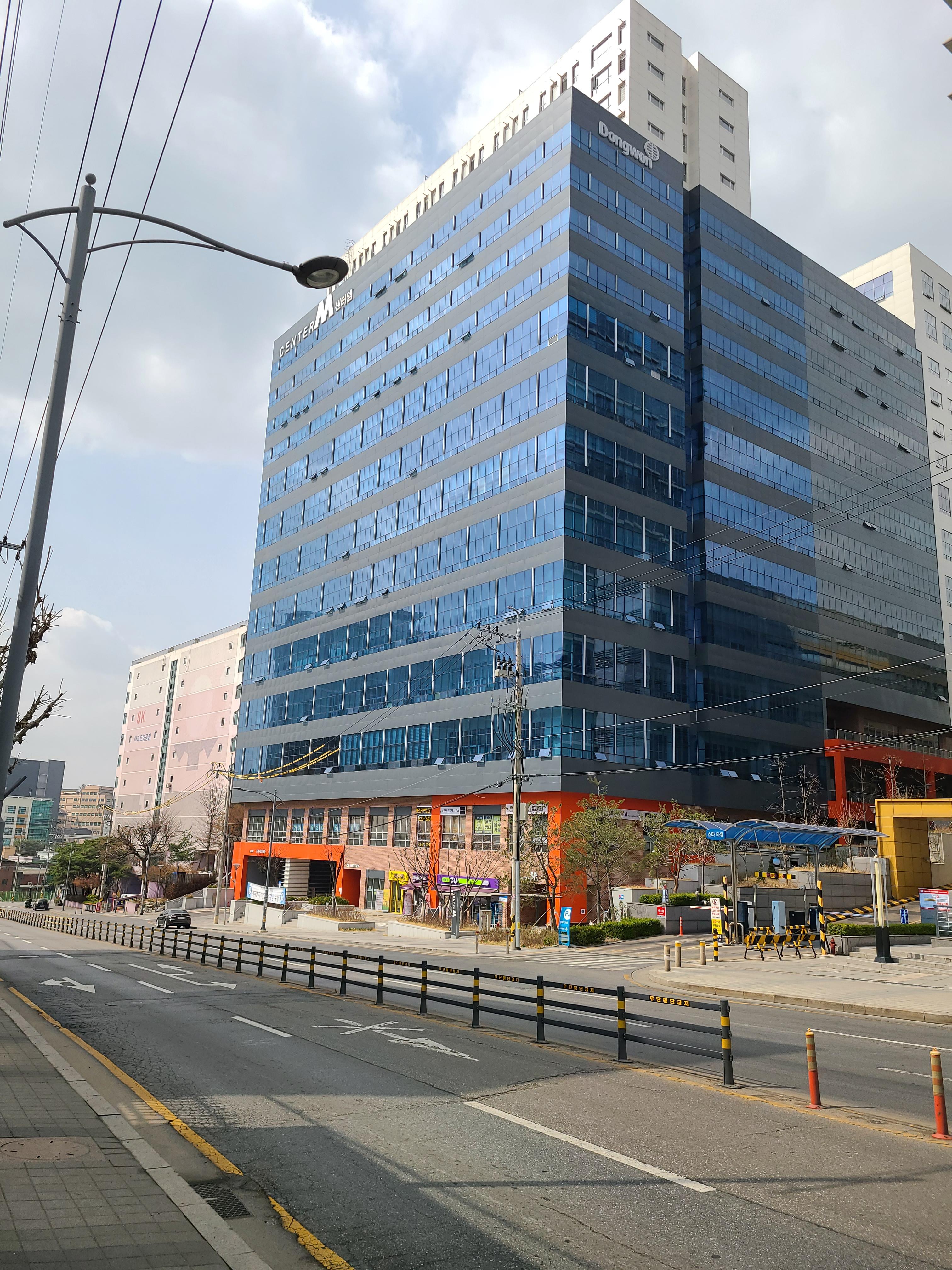 성남 센터엠 외관 및 주변환경1