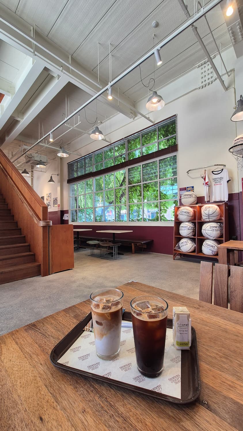 시몬스테라스 주문된 커피 사진