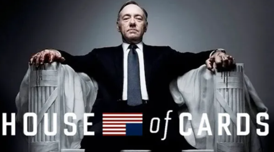 사회의 권력에 대한 갈망, 진실에 대한 무관심, 그리고
사람들이 원칙보다 성과에 쉽게 설득당하는 모습을
보여주는 거울이었습니다.