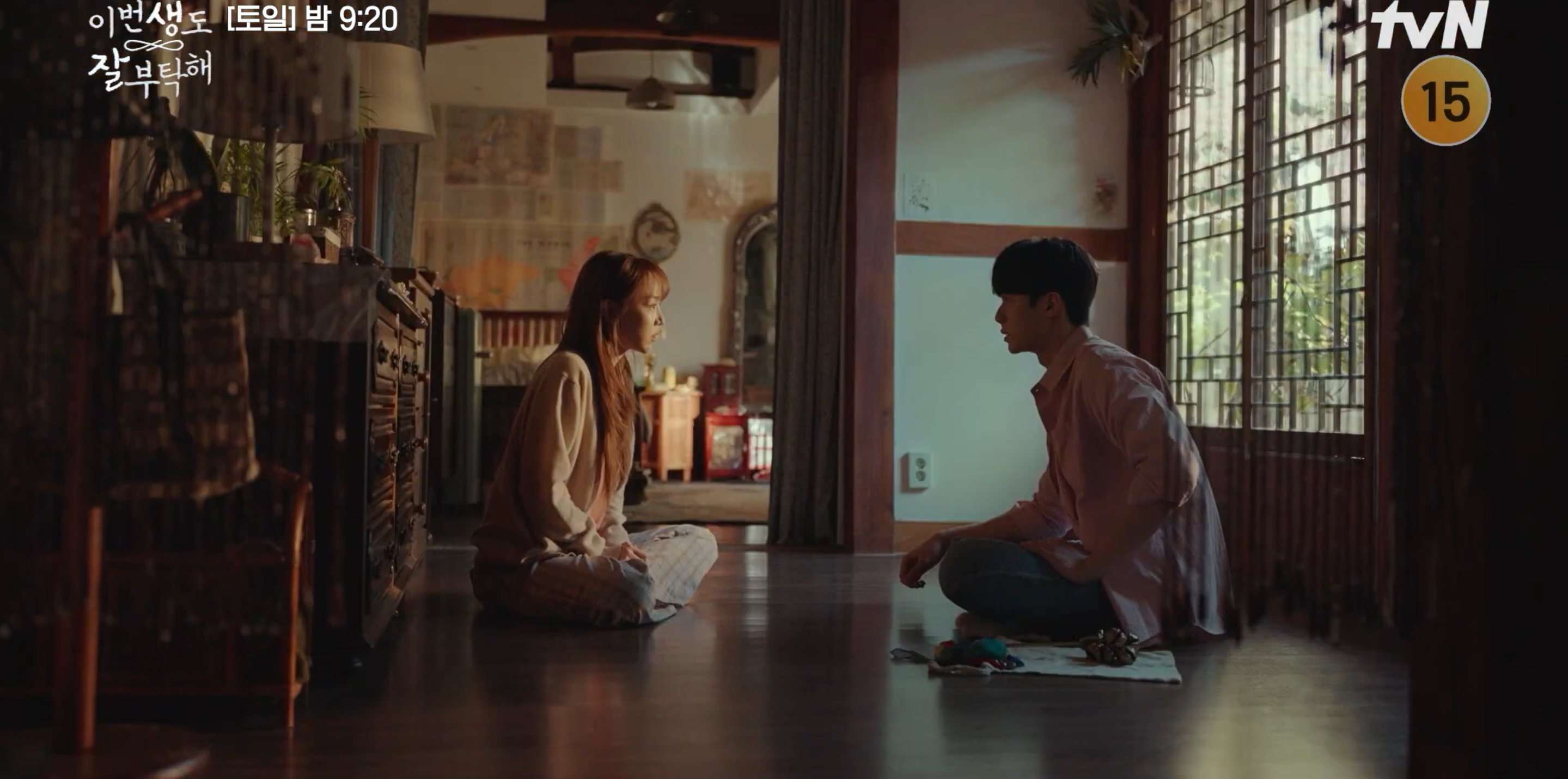 자신 역시 전생의 기억을 기억하고 있다고 고백하는 민기 사진