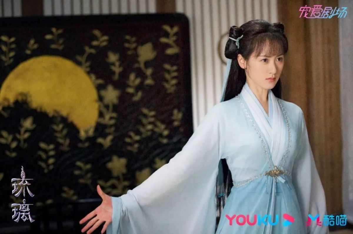 단호한-표정으로-손을-펴고-있는-선기