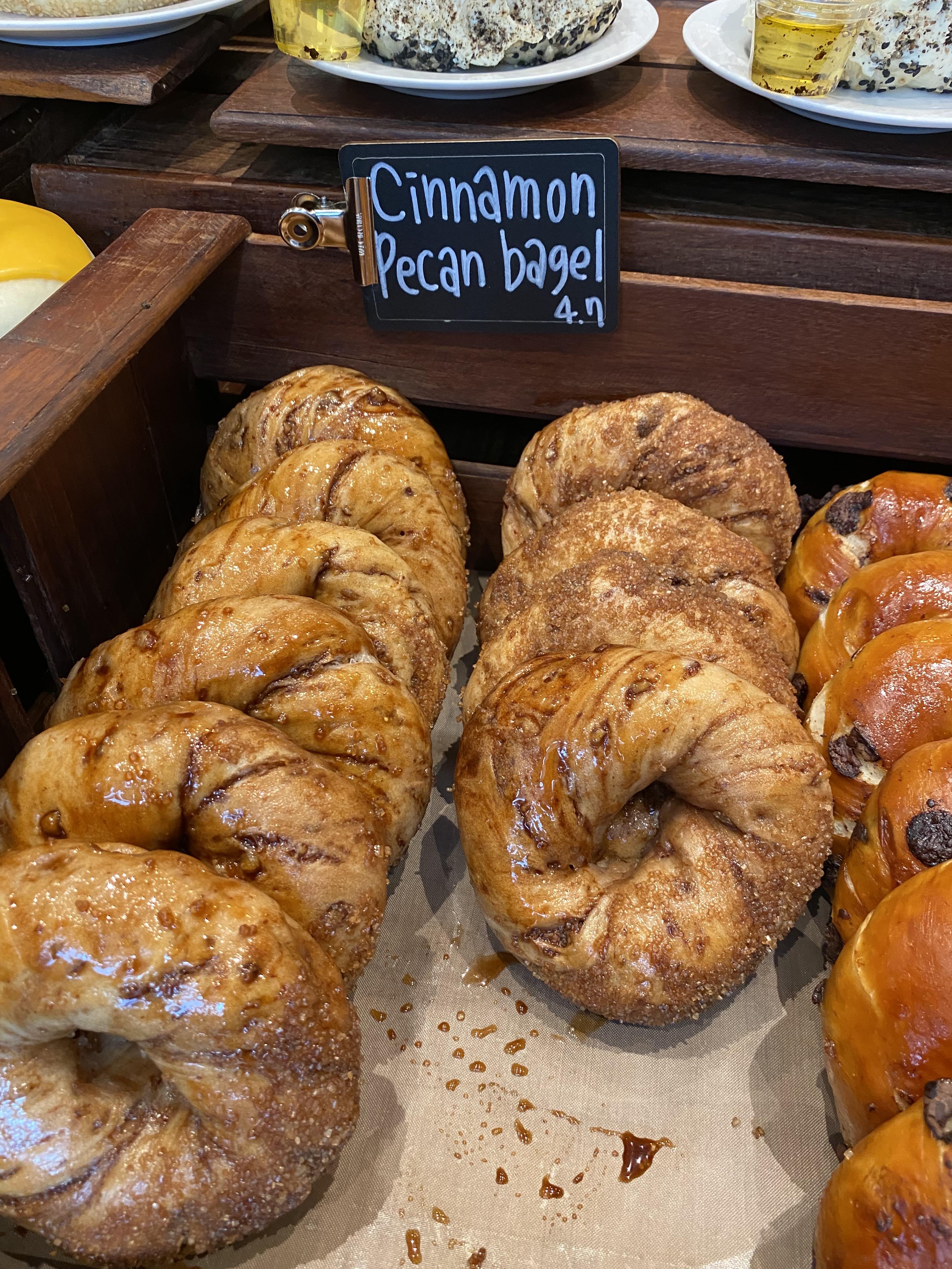 시나몬 피칸 베이글