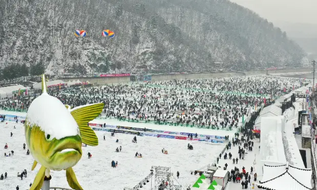 화천-산천어축제-얼음낚시-전경