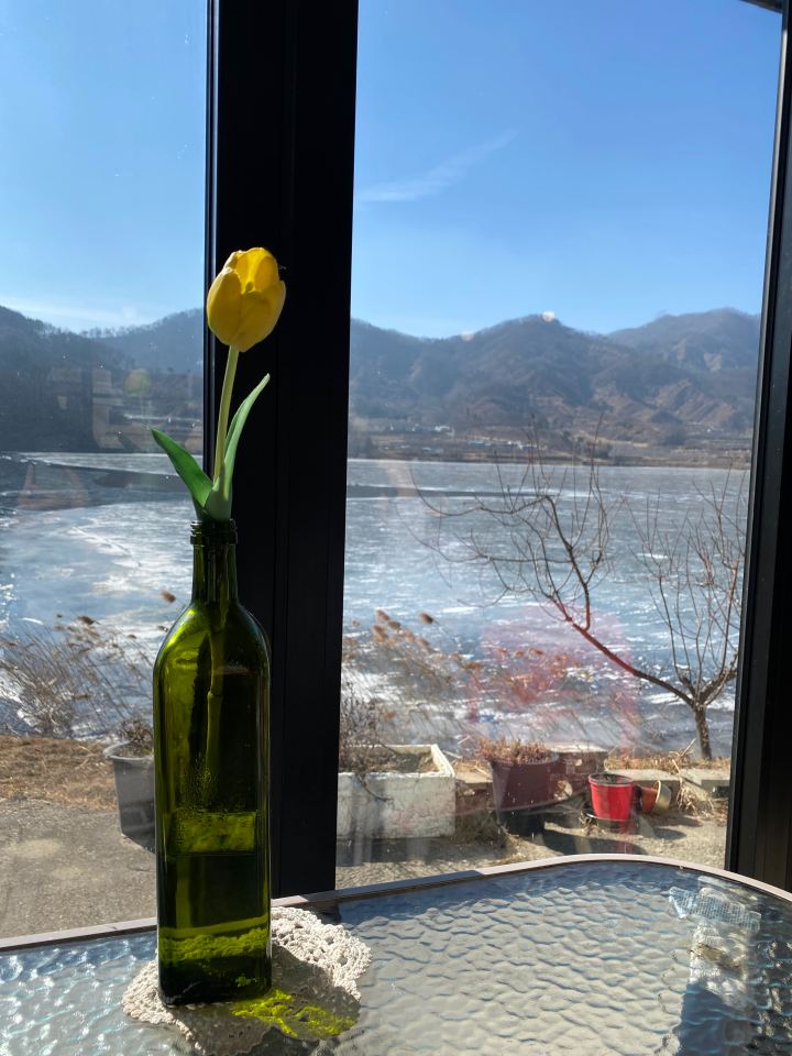 상송식당-내부인테리어-바깥풍경